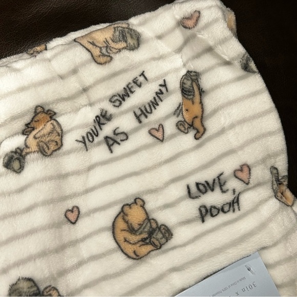 Classic Winnie the Pooh Baby Blanket - Picture 5 of 6